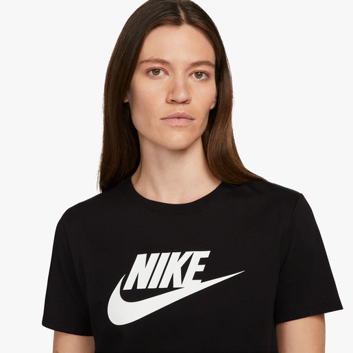 Nike Sportswear Essentials