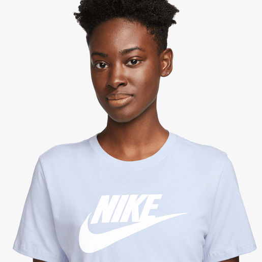 Nike Sportswear Essentials