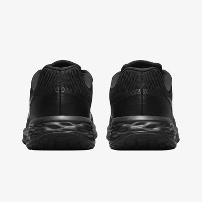 Nike Revolution 6
