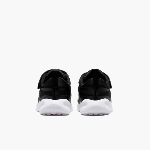 Nike Revolution 7