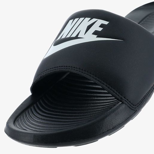Nike Victori One