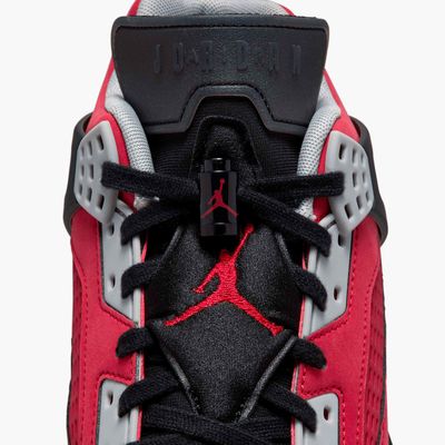 Jordan Spizike Low