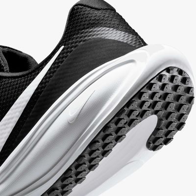 Nike Revolution 8
