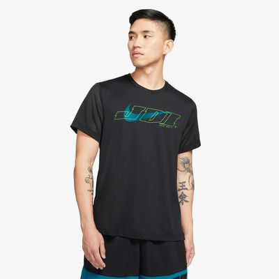 Nike Sport Clash