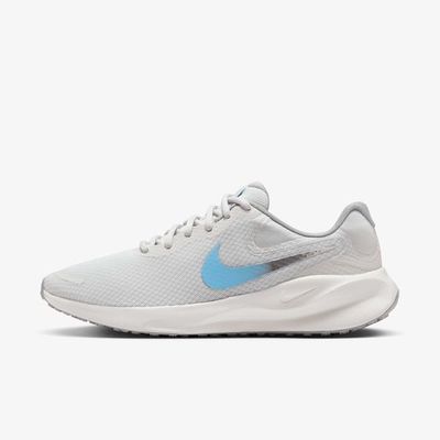 Nike Revolution 7