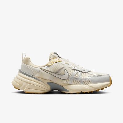 Nike V2K Run Light Khaki