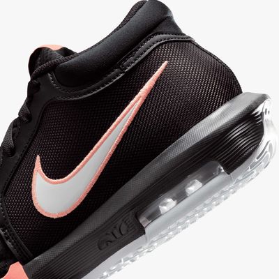 Nike LeBron Witness VIII