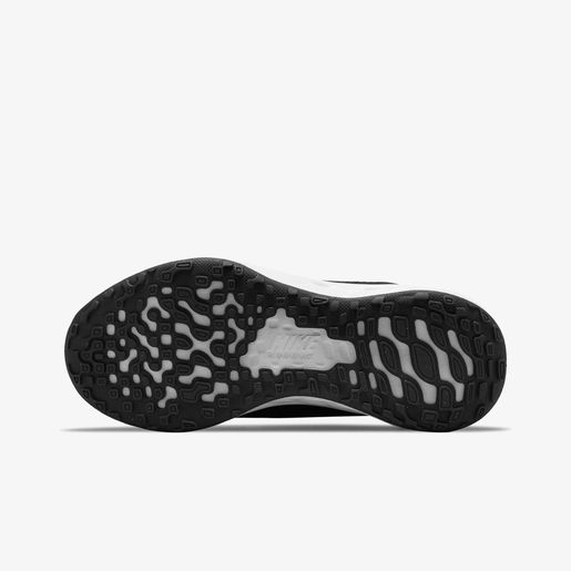Nike Revolution 6