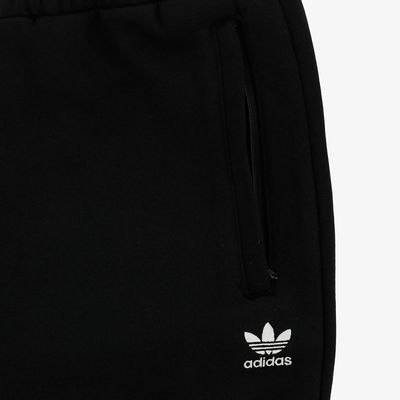 ESSENTIAL SHORT