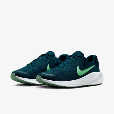 Nike Revolution 7
