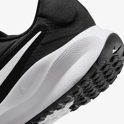 Nike Revolution 7