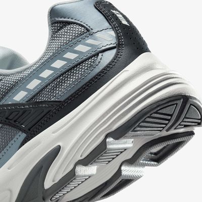 Nike Initiator