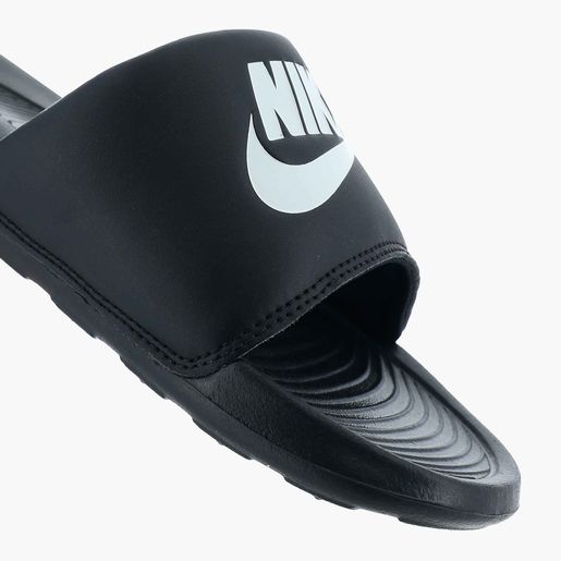 Nike Victori One