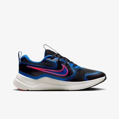 Nike Cosmic Runner
