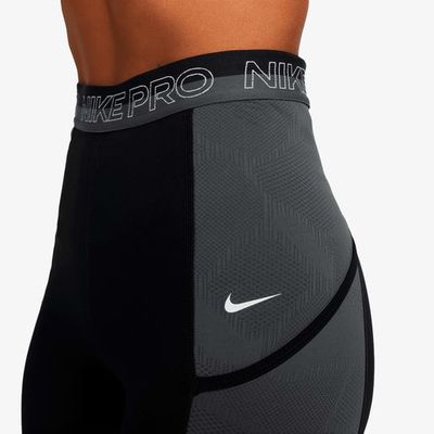 Nike Pro