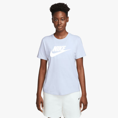 Nike Sportswear Essentials