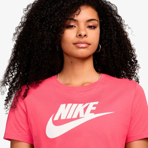 Nike Sportswear Essentials