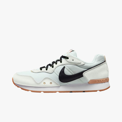 Nike Venture Runner