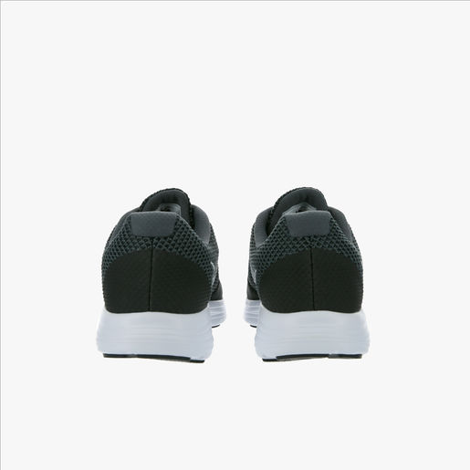 Nike Revolution 3