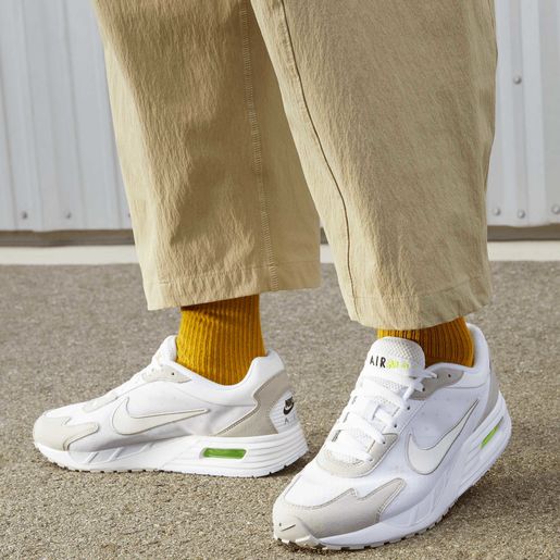 NIKE AIR MAX SOLO