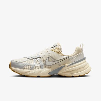 Nike V2K Run Light Khaki