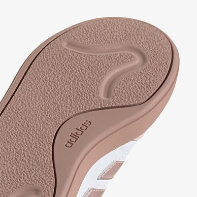 adidas Courtblock