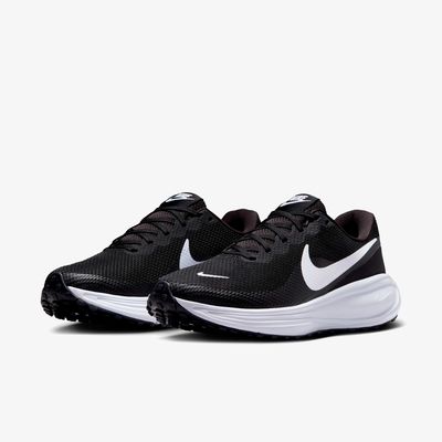 Nike Revolution 8