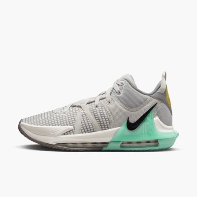 Nike LeBron Witness 7