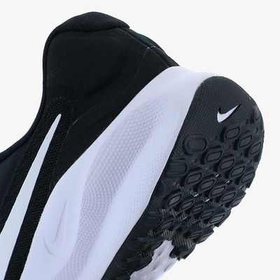 Nike Revolution 7