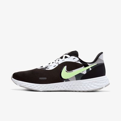 Nike Revolution 5