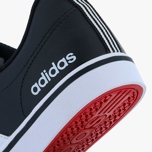 Adidas VS Pace