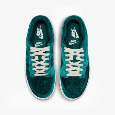 W Nike Dunk Low