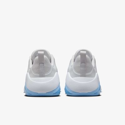 Nike Bella 7