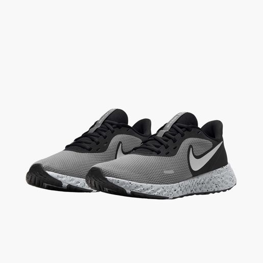 Nike Revolution 5