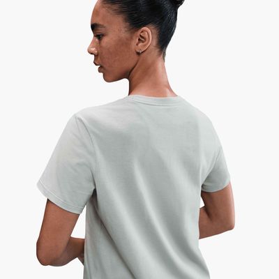 Nike Sportswear Essentials