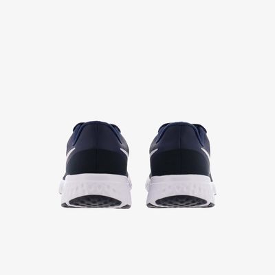 Nike Revolution 5